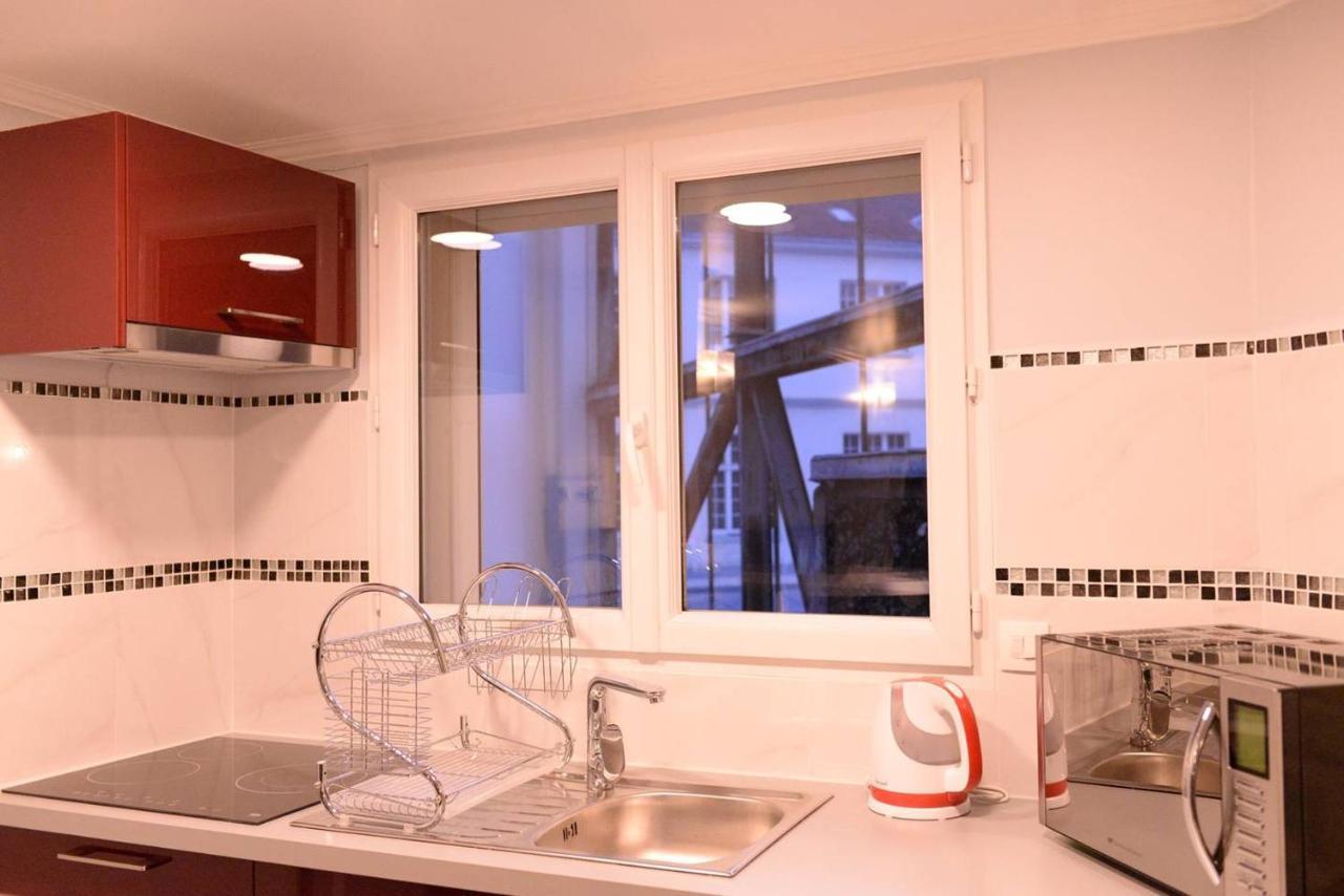 Beau Studio Meuble 2Min Du Moulin Rouge Paris Bagian luar foto